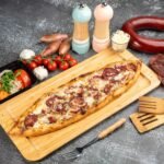 Kokoreçli & Kaşarlı (Açık Karadeniz Pidesi)