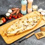 Sebzeli & Kaşarlı (Açık Karadeniz Pidesi)