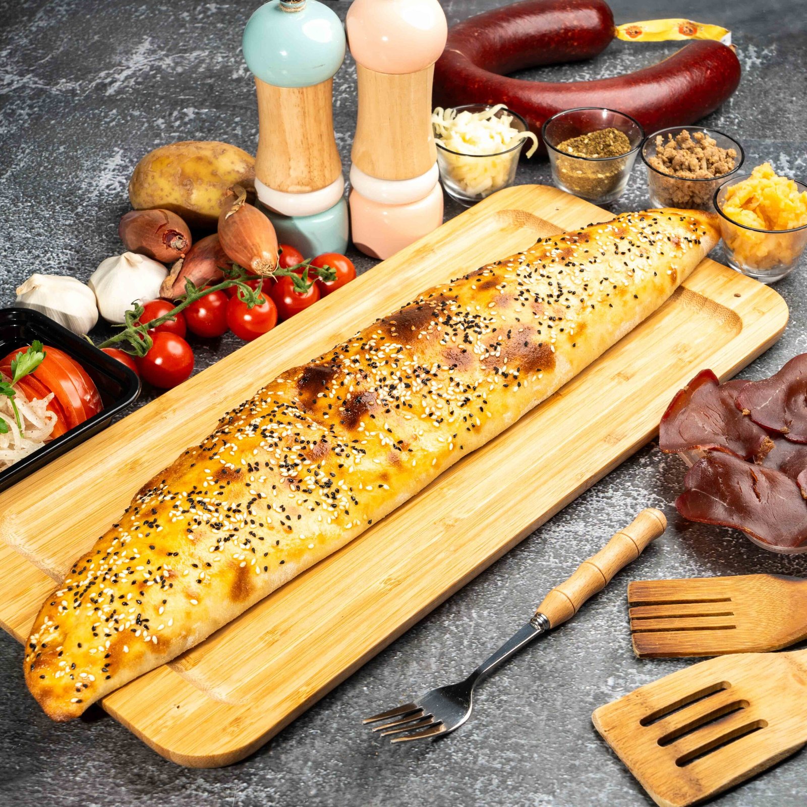 Turkish Sausage and Kashkaval Cheese Gorele Pide Kaşarlı (Görele Pidesi) - Görsel 1